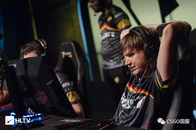 CSGO比赛：选手woxic态度不认真还喷队友？Mouz马上将其摁在替补席